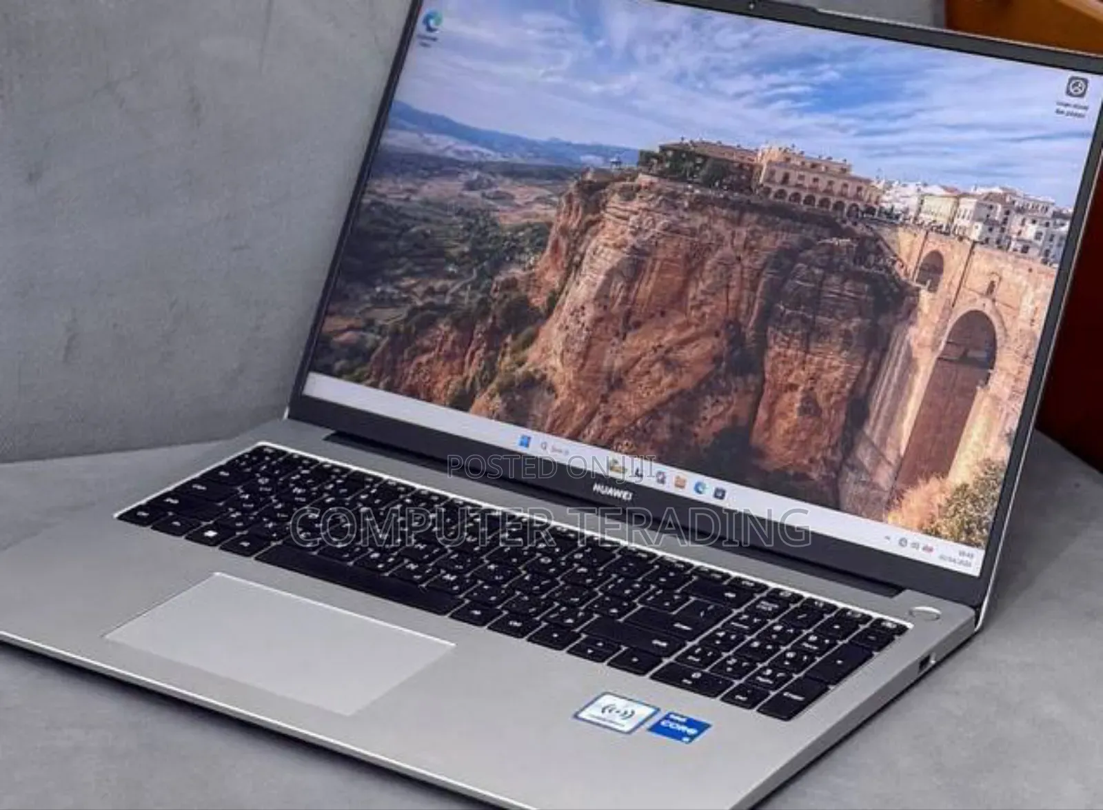 New Laptop Huawei Matebook D 15 8GB Intel Core i5 SSD 512GB