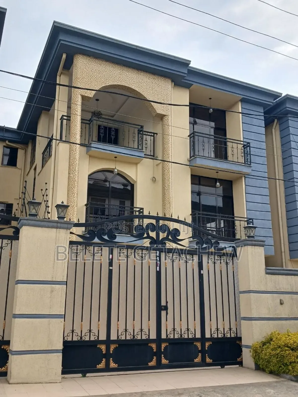 8bdrm House in Semit Fyelbet, G+2, Bole for sale