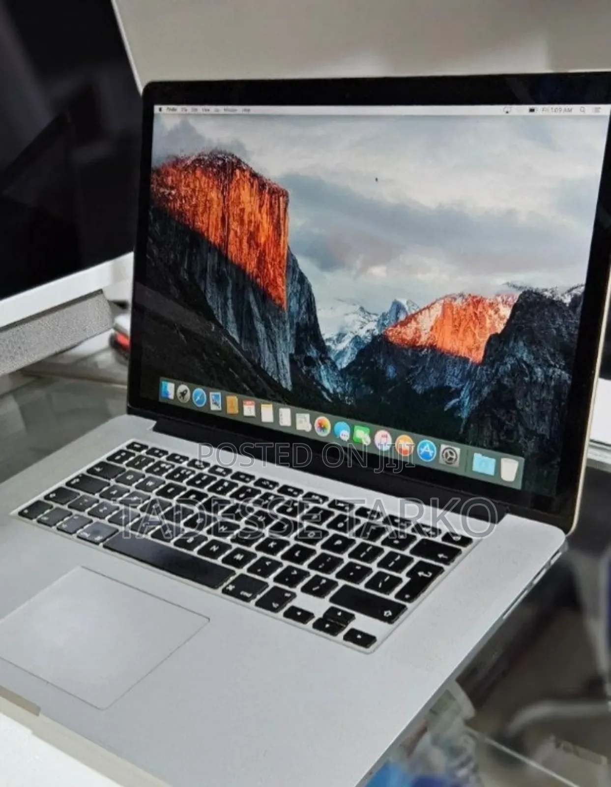 New Laptop Apple MacBook Pro 2015 16GB Intel Core i7 SSD 256GB