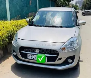 Suzuki Swift 2022 Silver