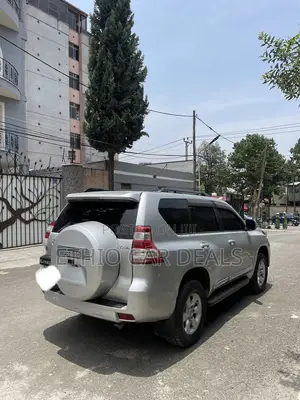 Toyota Land Cruiser Prado 2016 Silver