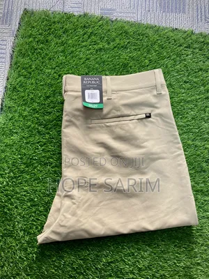 Banana Republic Men's Khaki