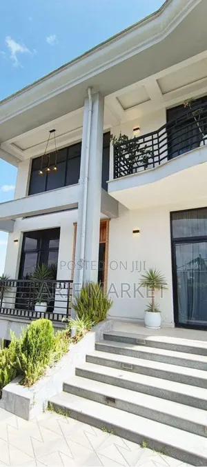 7bdrm House in Yeka for sale