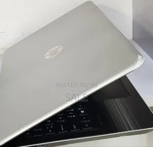New Laptop HP Pavilion 15 8GB Intel Core i5 SSD 256GB