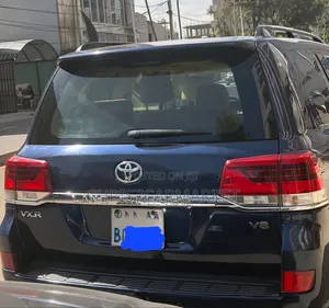Toyota Land Cruiser 4.5 V8 VXR 2018 Blue