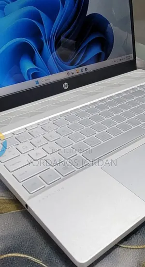 New Laptop HP Pavilion 15 8GB Intel Core i5 SSD 512GB