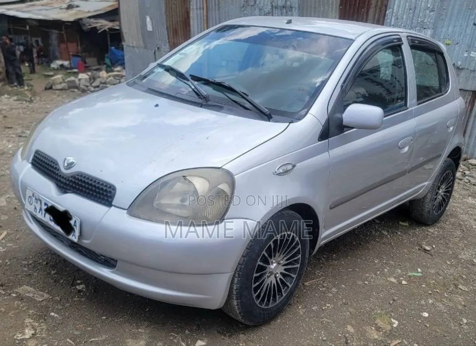Toyota Vitz 2000 Silver