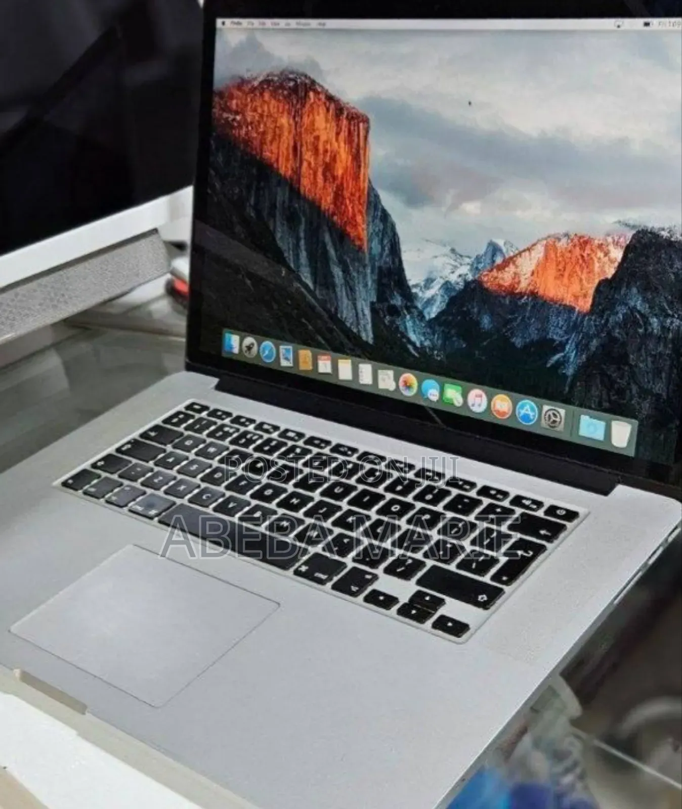 New Laptop Apple MacBook Pro 2015 16GB Intel Core i7 SSD 256GB