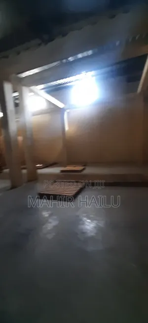 Rent Ware House in Jacros
