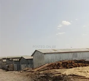 የሚሸጥ የቆርቆሮ መጋዝን ያለው ባዶ ቦታ
