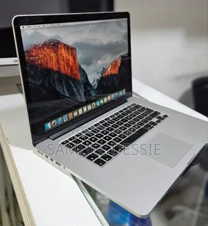 New Laptop Apple MacBook Pro 2015 16GB Intel Core i7 SSD 256GB