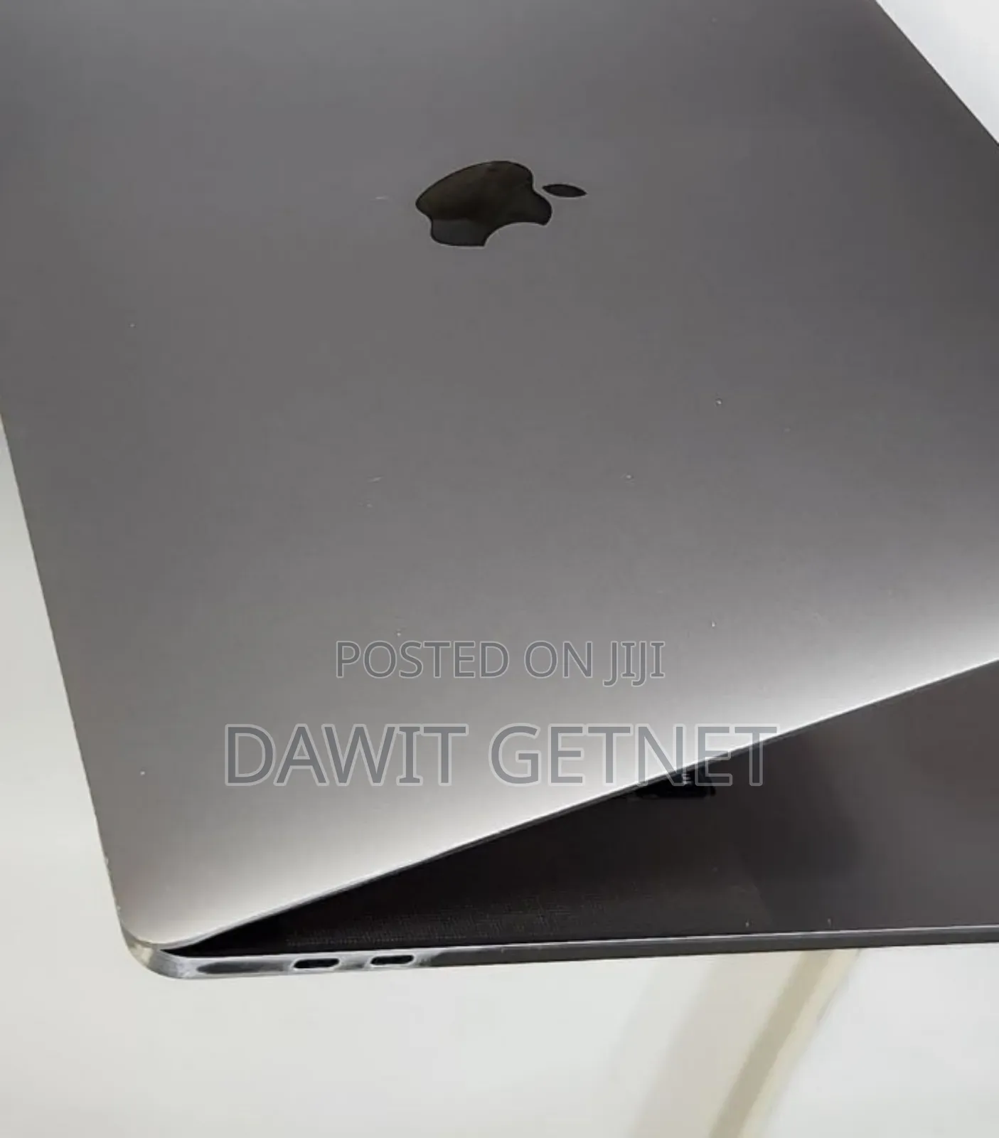New Laptop Apple MacBook Pro 2018 32GB Intel Core i9 SSD 512GB