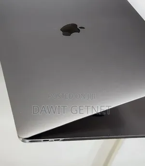 New Laptop Apple MacBook Pro 2018 32GB Intel Core i9 SSD 512GB