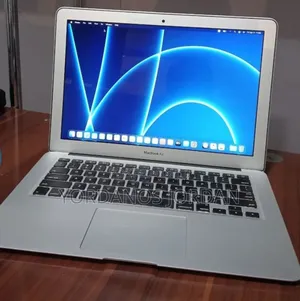 New Laptop Apple MacBook Pro 2015 8GB Intel Core i5 SSD 128GB