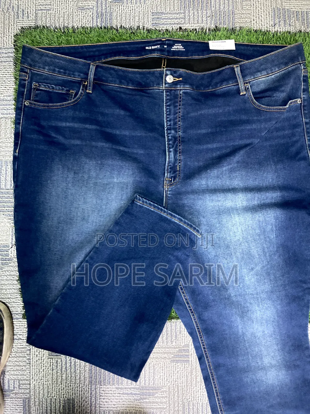 Old Navy Rockstar Super Skinny Jeans - Size 26 (50" Waist)