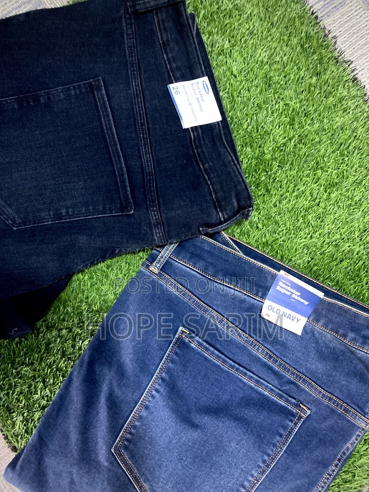 Old Navy Rockstar Super Skinny Jeans - Size 26 (50" Waist)