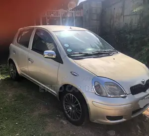 Toyota Vitz 2002 Gold