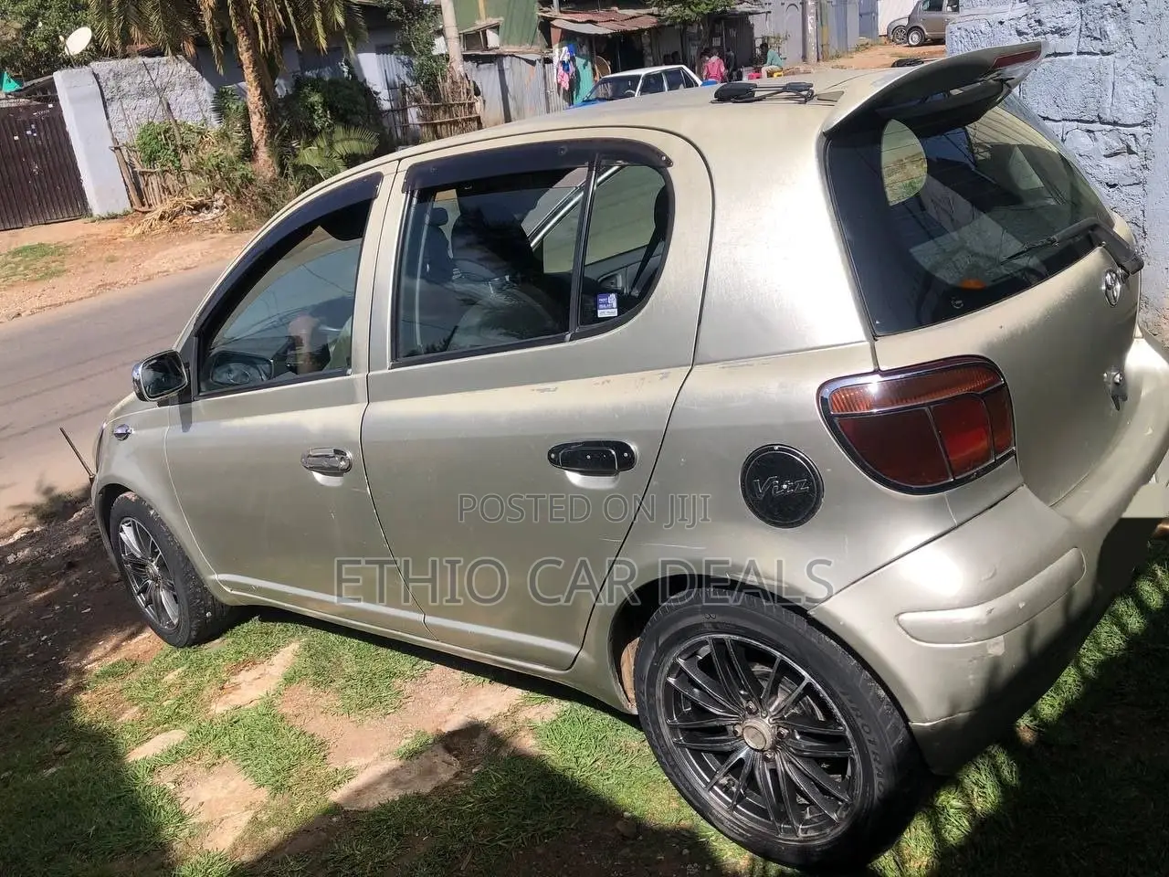 Toyota Vitz 2002 Gold