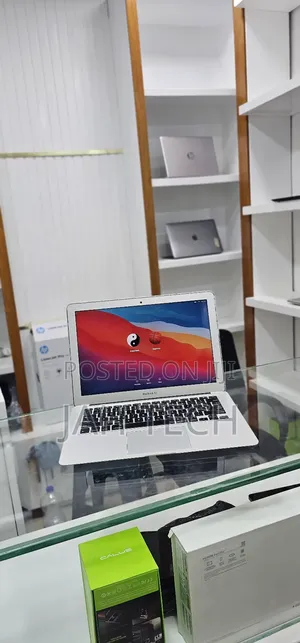 New Laptop Apple MacBook Air 2015 8GB Intel Core i5 SSD 128GB