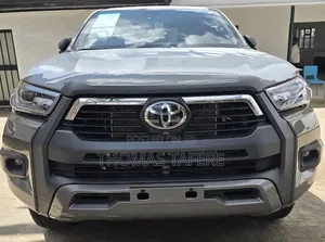 New Toyota Hilux 2025 Gold