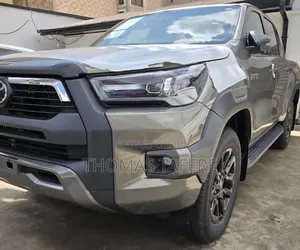 New Toyota Hilux 2025 Gold