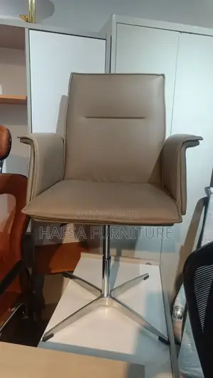 Gust Chair for in Front of Manager