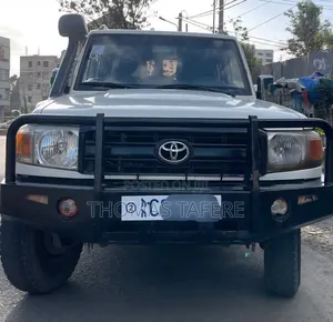 Toyota Land Cruiser 2018 White