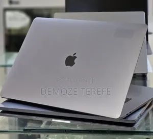 New Laptop Apple MacBook Pro 2017 16GB Intel Core i7 SSD 512GB