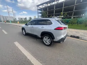 Toyota Corolla Cross Hybrid 2023 Silver