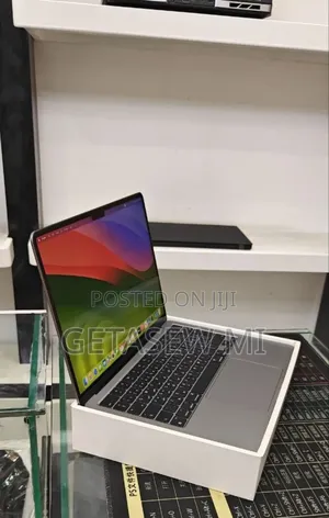 New Laptop Apple MacBook Air 2022 M2 8GB Intel Core M2 SSD 512GB