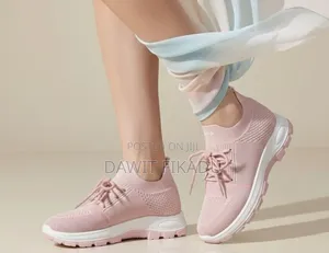 Womens Shoes ( ብዛት ለሚረከቡ )