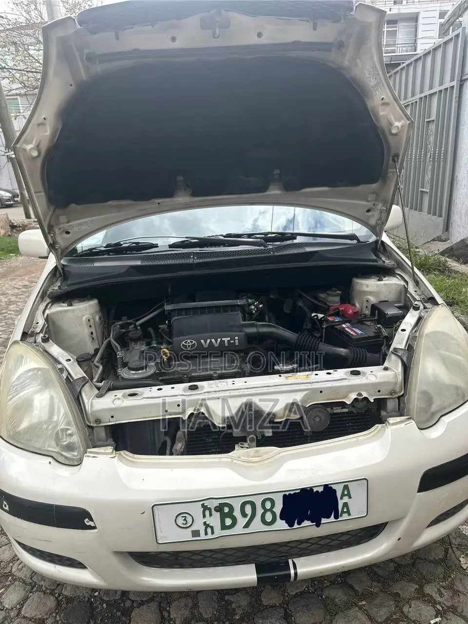 Toyota Vitz 2004 White