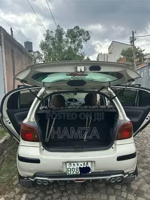 Toyota Vitz 2004 White