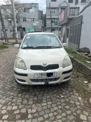 Toyota Vitz 2004 White