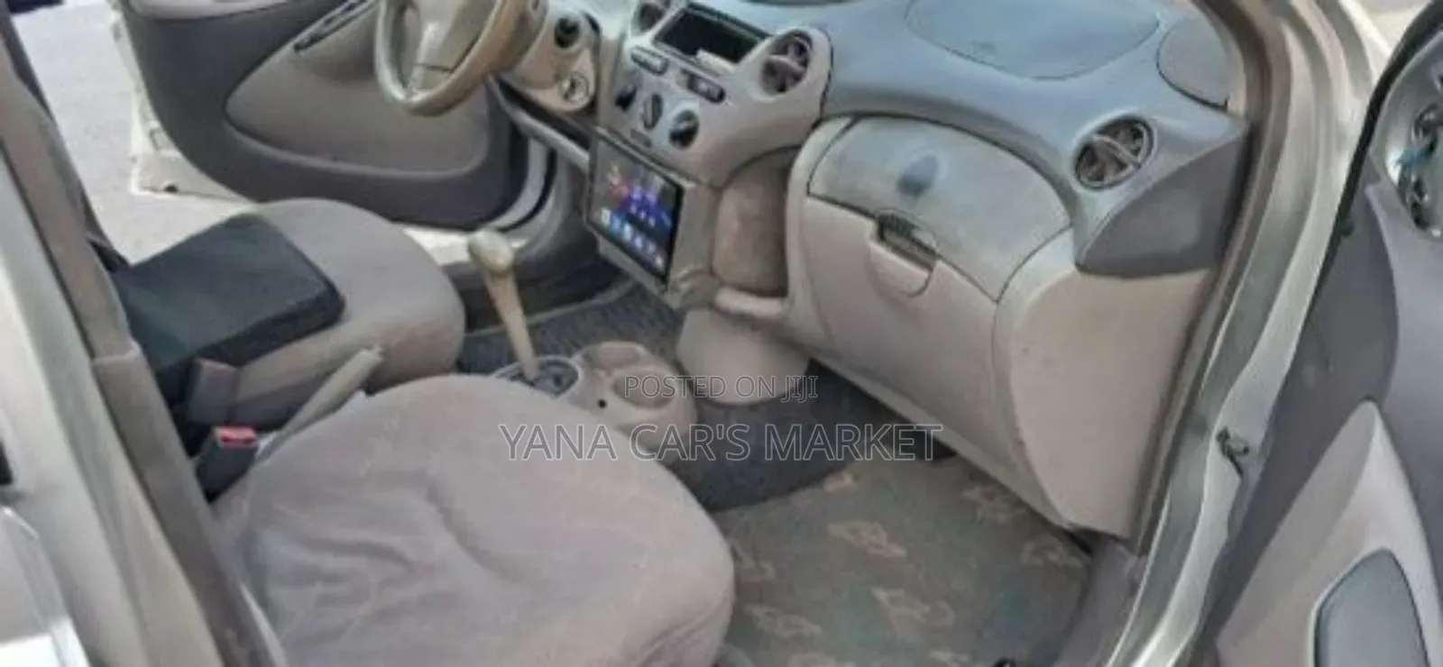Toyota Platz 2001 Silver