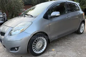 Toyota Yaris 2009 Gray