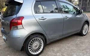 Toyota Yaris 2009 Gray