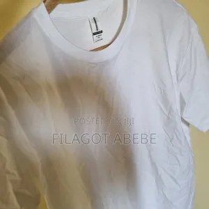 Plain White Color T-Shirt. Top Quality Cotton T-Shirt