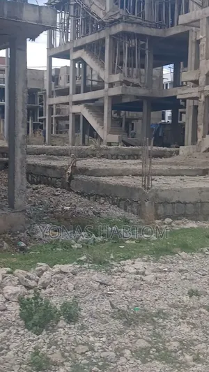 Land - መሬት