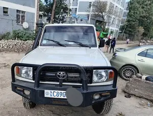 Toyota Land Cruiser 2018 White