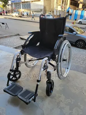 Propelled Wheelchair - As New品串custom Manual Wheelchair Line
