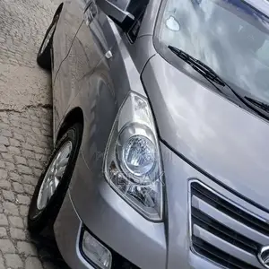 Hyundai Starex 2017 Silver