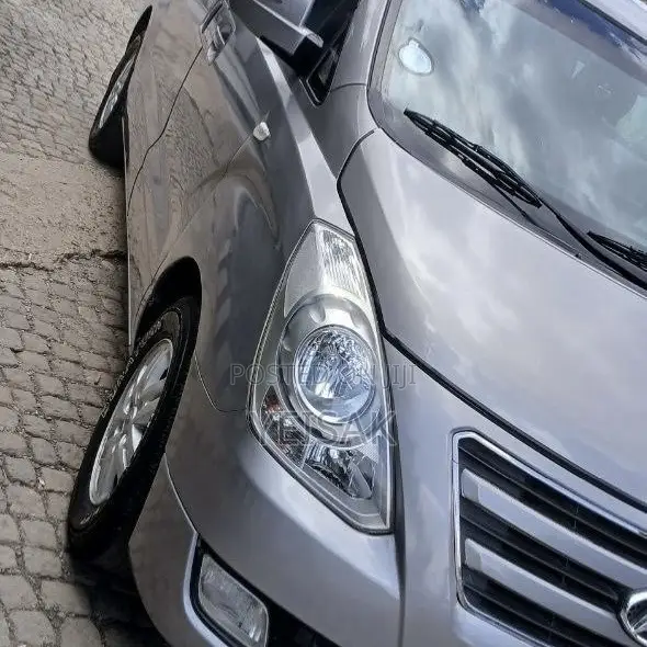 Hyundai Starex 2017 Silver