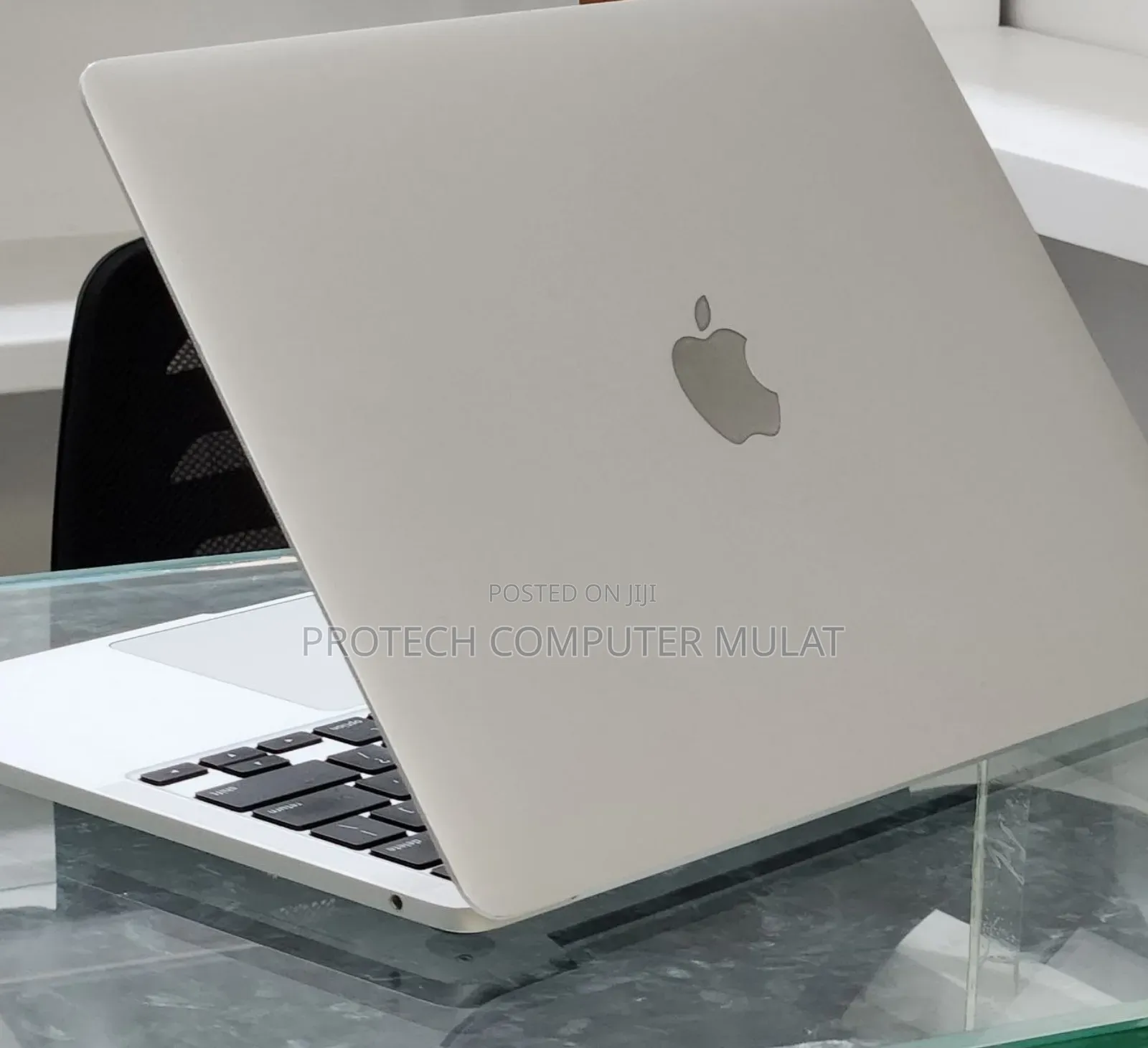 New Laptop Apple MacBook Pro 2021 M1 16GB Apple M1 SSD 256GB