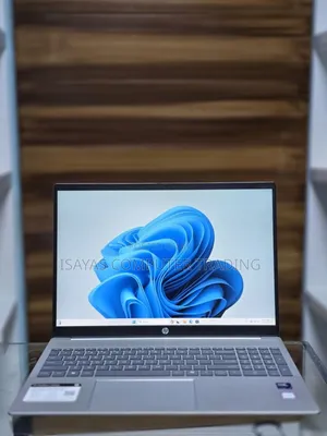 New Laptop HP Pavilion 15 8GB Intel Core Ultra 5 SSD 512GB
