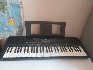 Yamaha Piano/ Keyboard