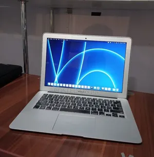 New Laptop Apple MacBook 2015 8GB Intel Core i5 SSD 128GB
