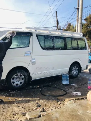 Toyota HiAce 2015 White