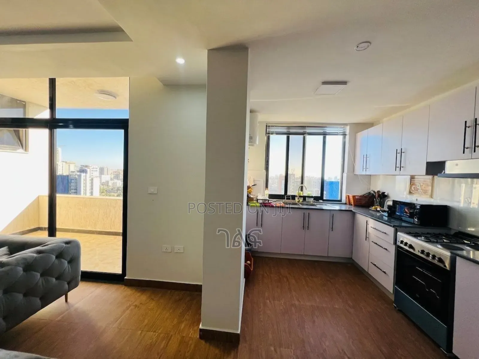 3bdrm Apartment in ቅንጡ አፓርትመንት ሾላ መብራቱ, Bole for sale
