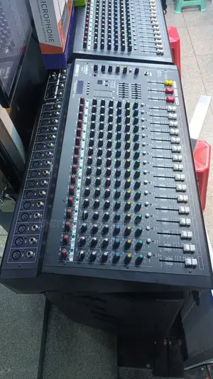 Yamaha 16 Channel Mixer